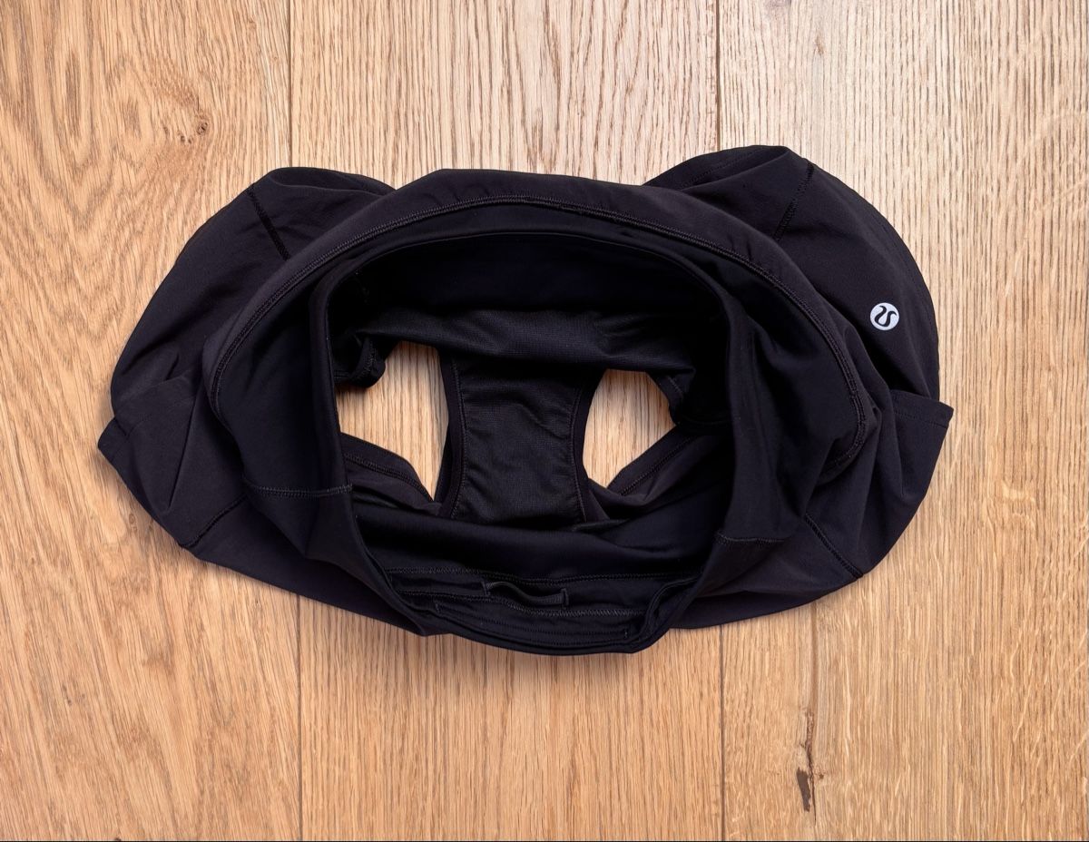 Lululemon Hosen: Lululemon black running shorts, size 2 – Gebraucht aus Kilchberg ZH von ben_pc68 9