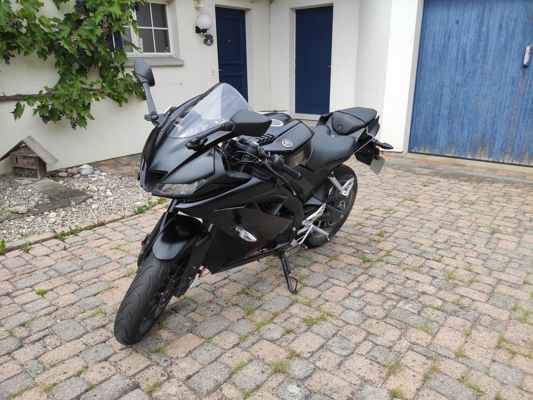 Yamaha Strada: Yamaha YZF-R125 – Usato da Lyss venduto da dealstock