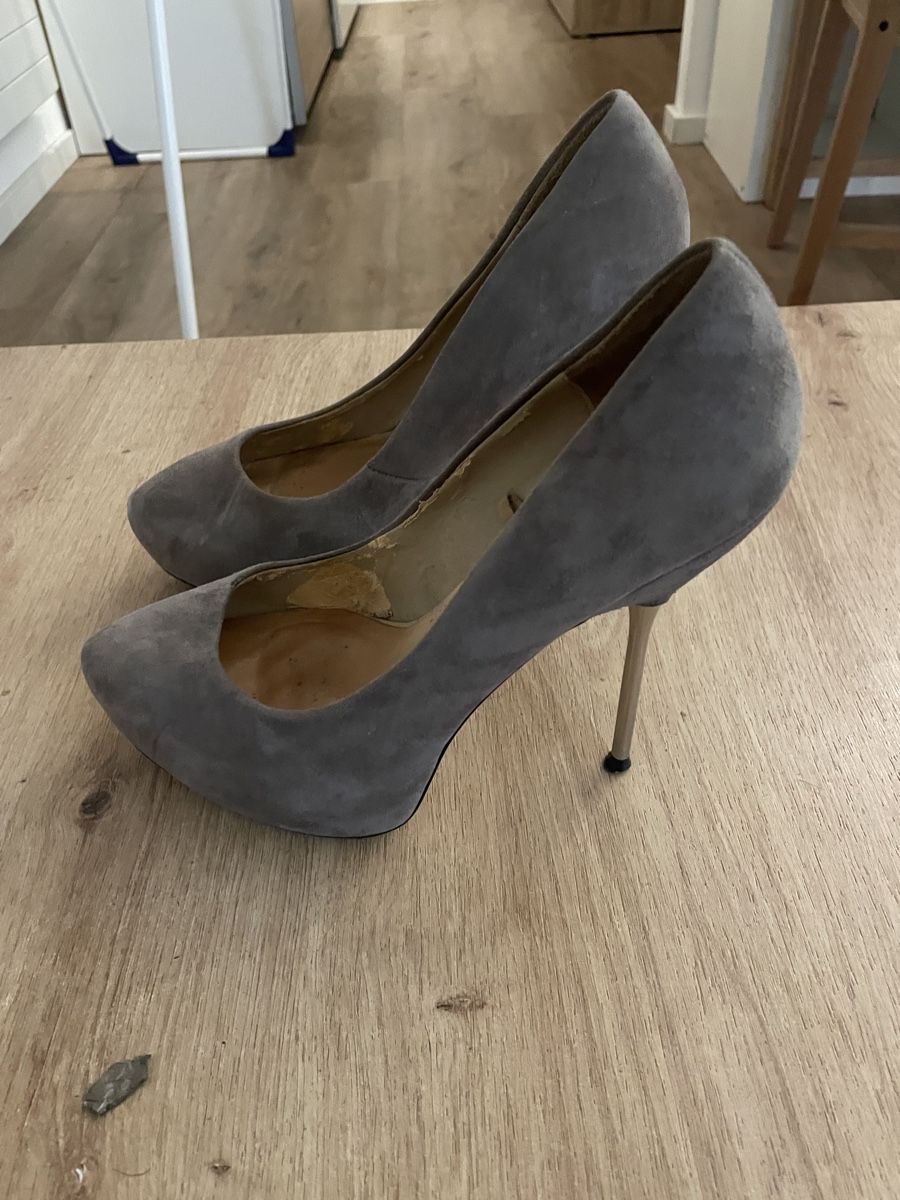Scarpe da donna: Décolleté scamosciate grigie – Usato da Dietwil venduto da pao_q5hy