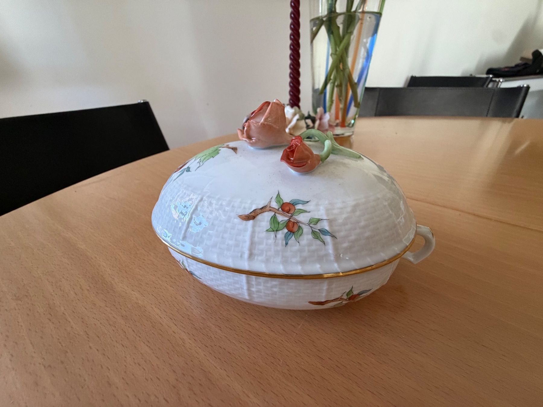 Herend Schalen: Herend Deckel Dose mit Rose in der Farbe orange – Gebraucht aus Nussbaumen AG von normajeanbaker