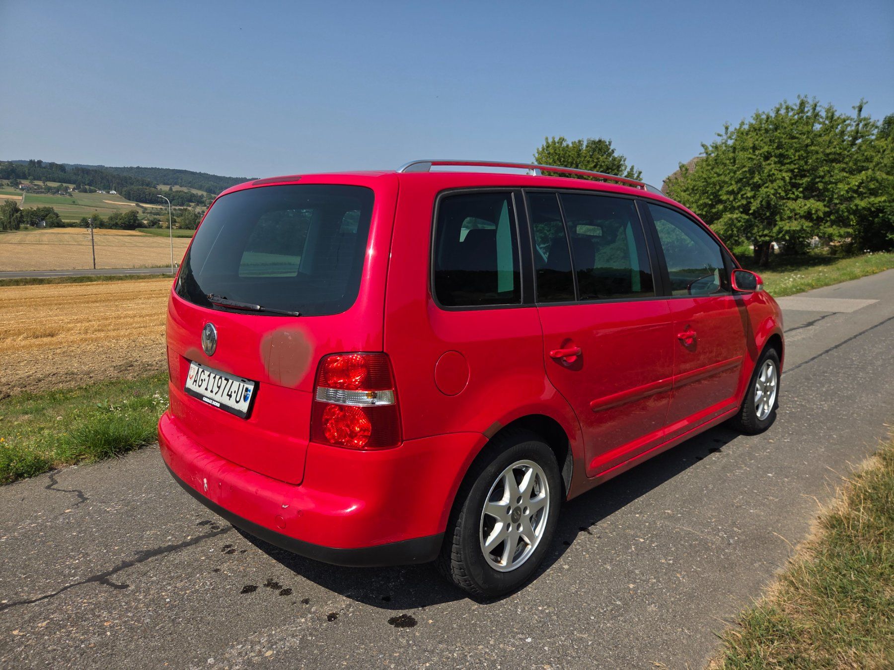 VW Autos: VW Touran Automat – D'occasion à Reinach AG par GarageDenis 2
