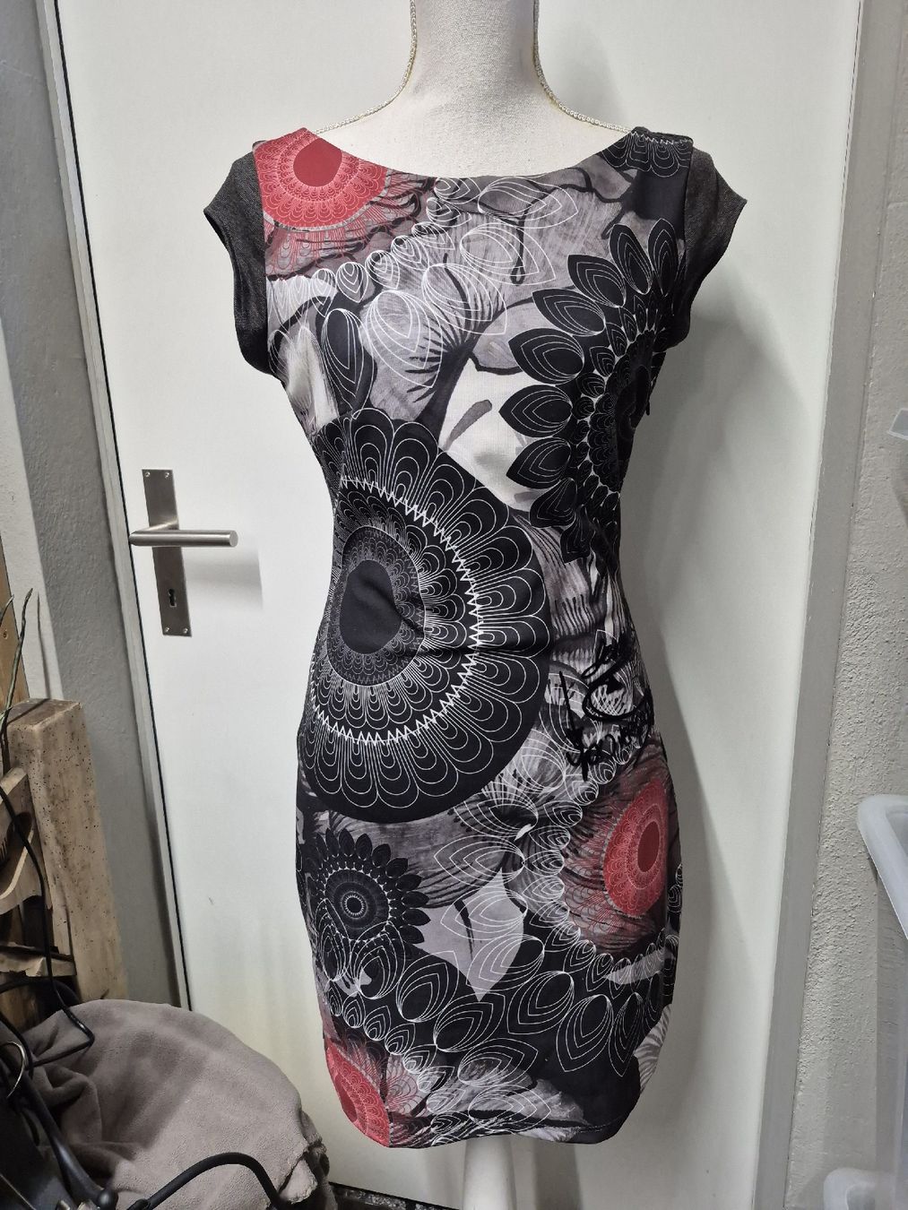 Desigual Vestiti: Desigual Kleid Gr.M, bunt, Top! – Usato da Merligen venduto da muss_haben