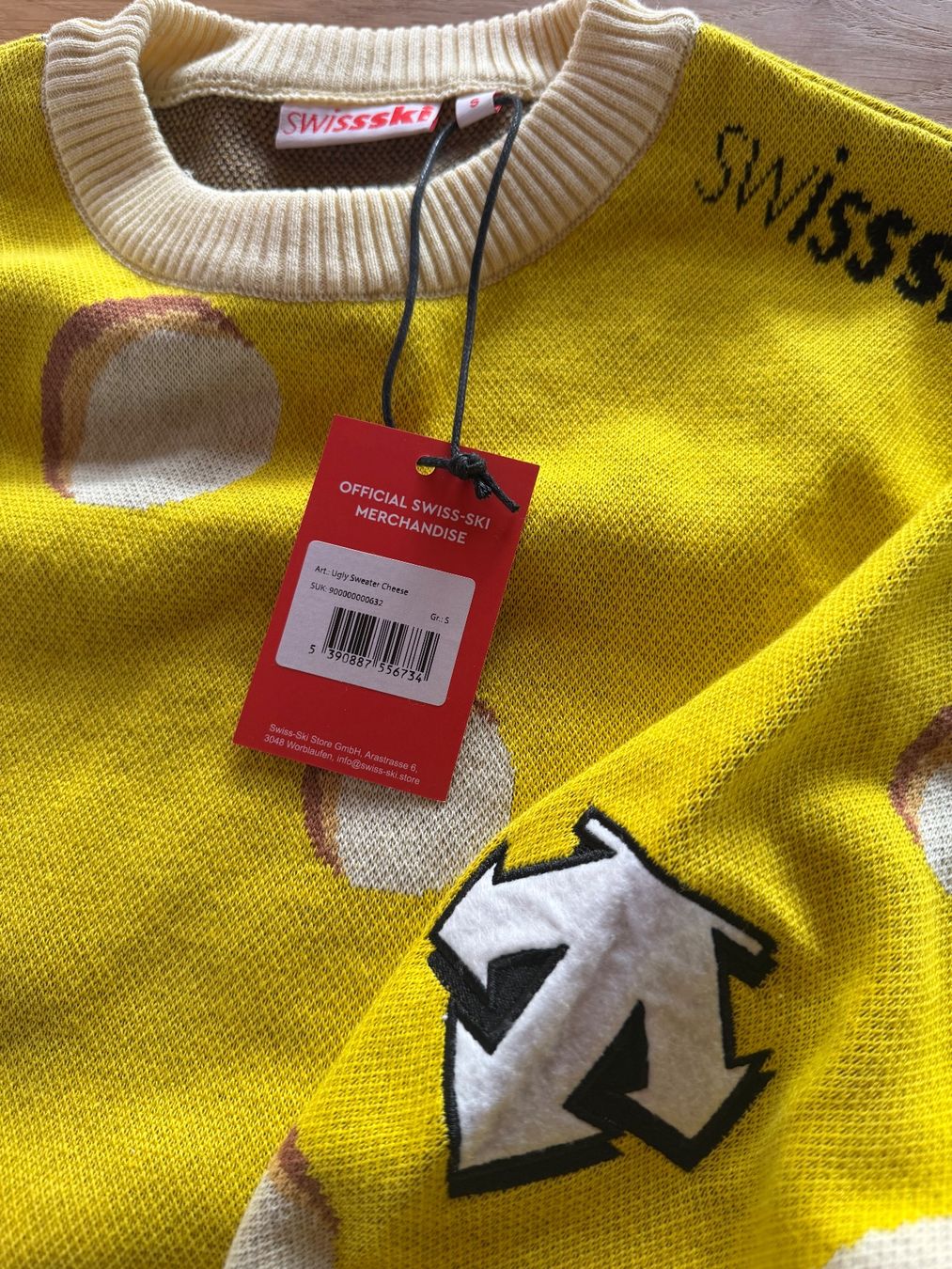 Pullover & Sweatshirts: Swiss-Ski Pullover Käse Design Grösse S gebraucht – Neu und originalverpackt aus Gais von Flaton 1