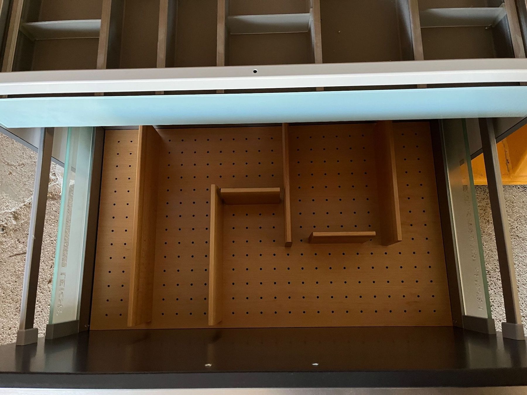 Cucine complete: Freistehende Küchen-Theke der Marke LEICHT – Nuovo (secondo la descrizione) da Schüpfen venduto da Centurion65 1