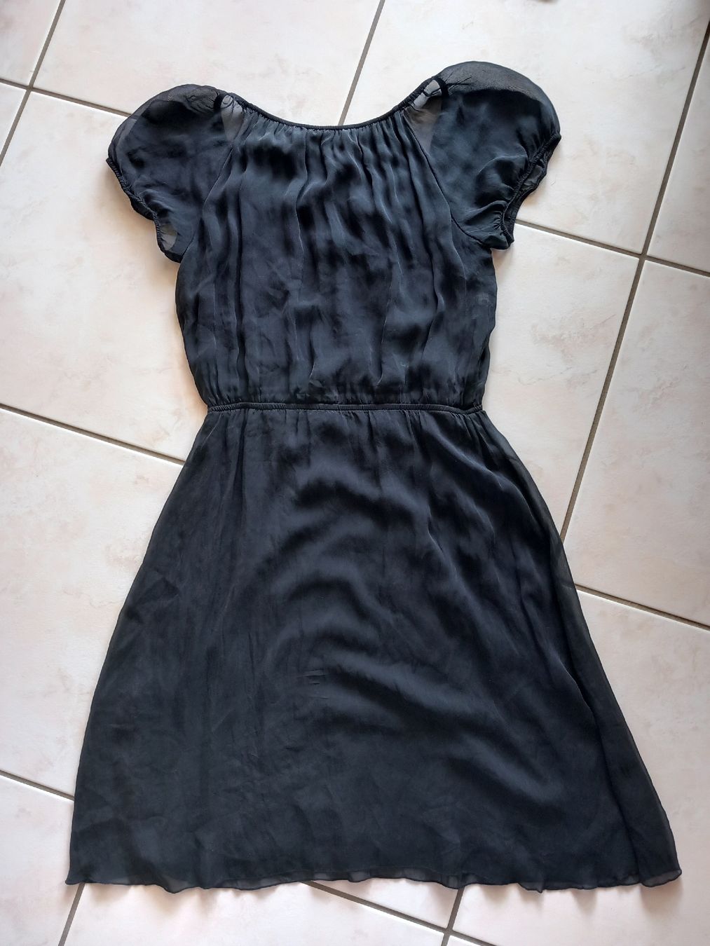 Hallhuber Vestiti: Seidenkleid Hallhuber Gr.36 schwarz – Usato da Gwatt (Thun) venduto da umwelt-brocki 1