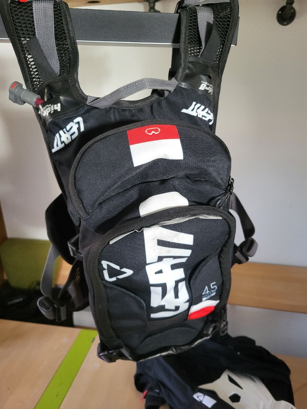 Leatt Zaini: Leatt 4.5 Hydra 25L – Usato da Hausen am Albis venduto da Rico.J 1