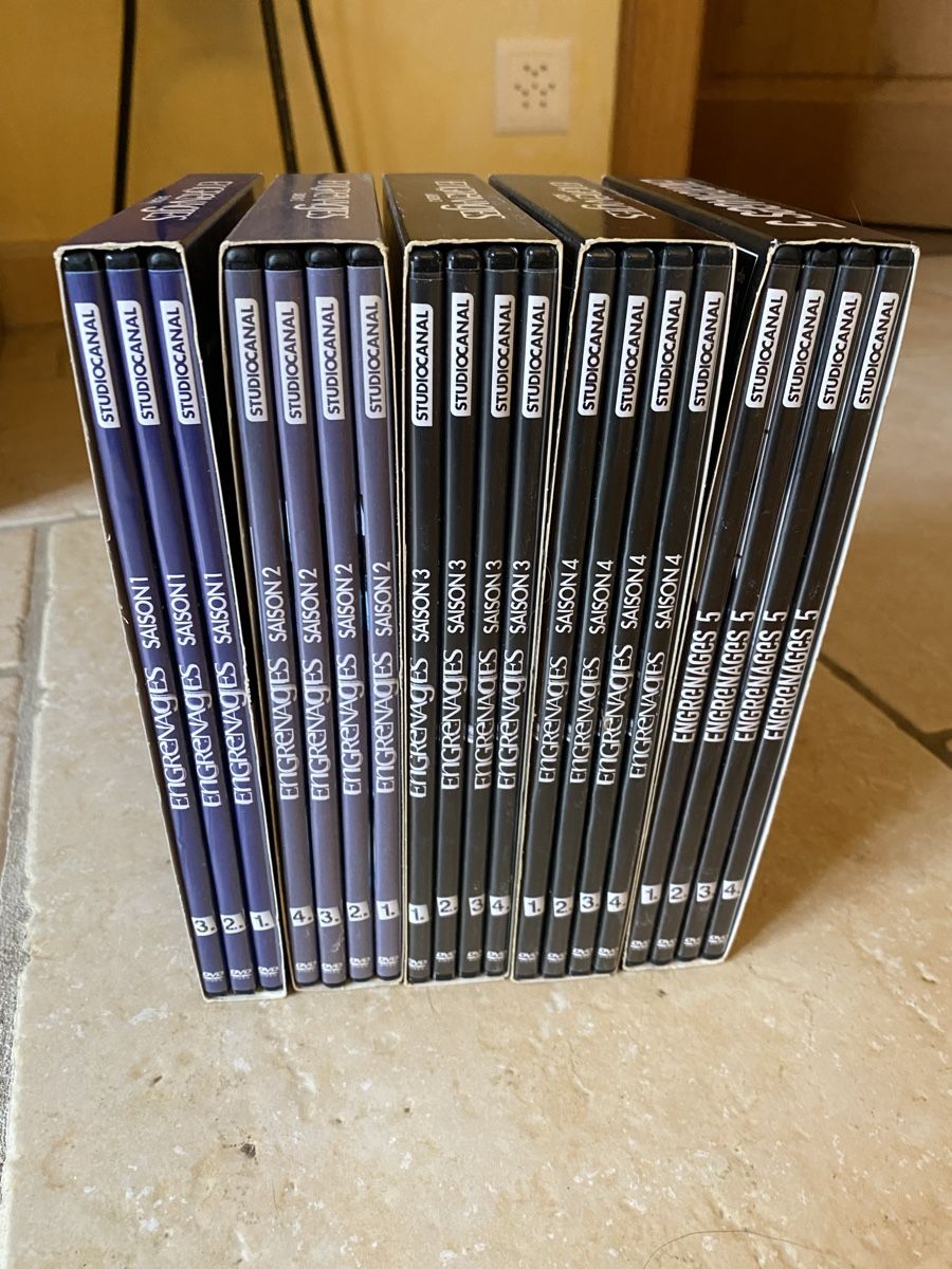 Tutti i DVDs: DVD Série Engrenages saisons 1 à 5 – Usato da Commugny venduto da Flamantrose77 2