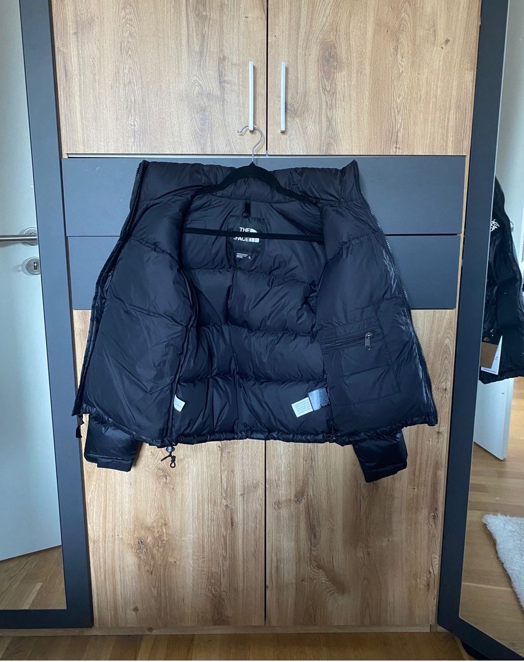 North Face Giacche: THE NORTH FACE Retro Nuptse Daunenjacke – Nuovo e nell'imballaggio originale da Glarus venduto da ton_5b6r 1