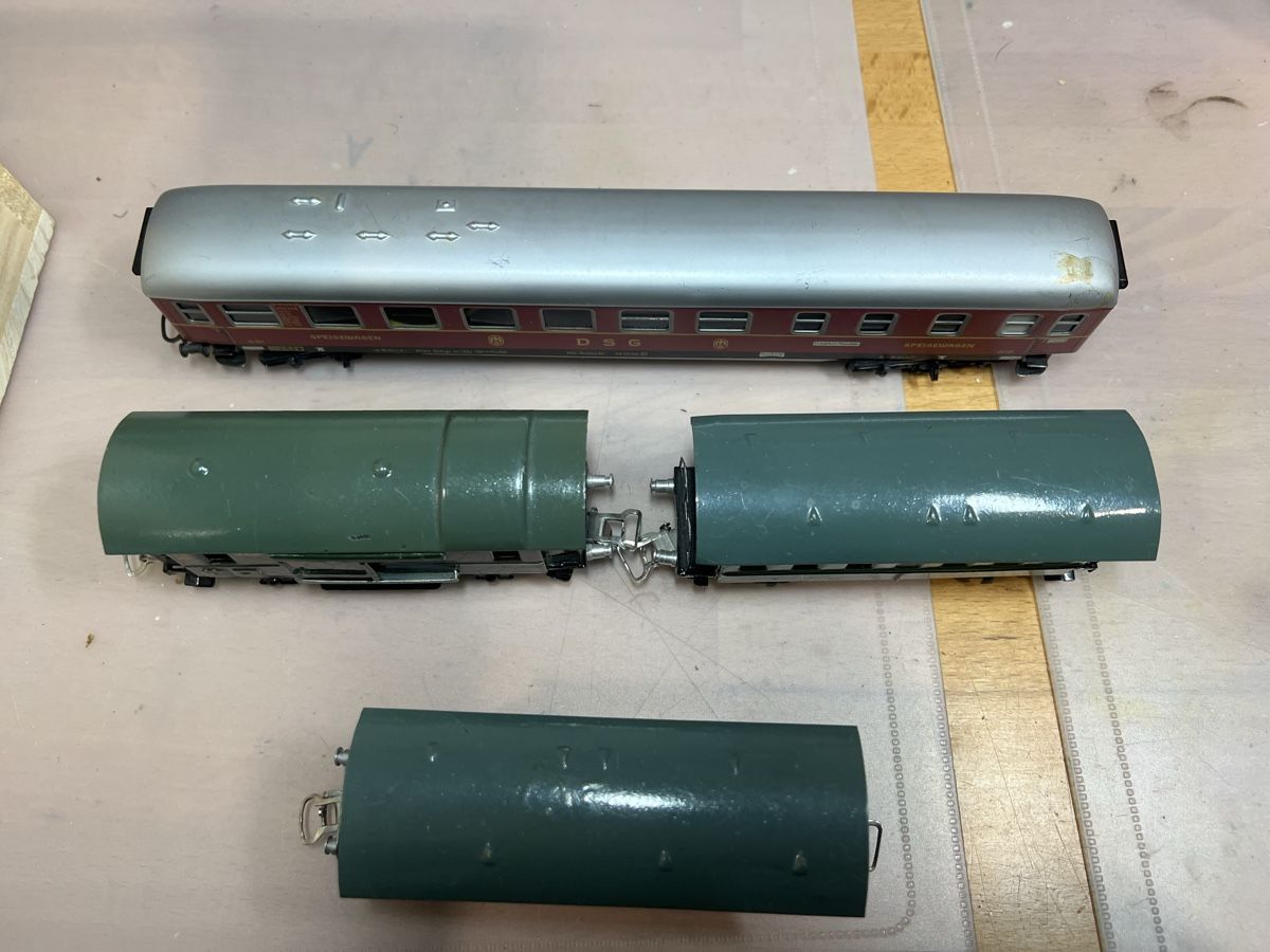 Märklin Modelleisenbahnen: Märklin Personenwagen – Gebraucht aus Dübendorf von Troggy 1