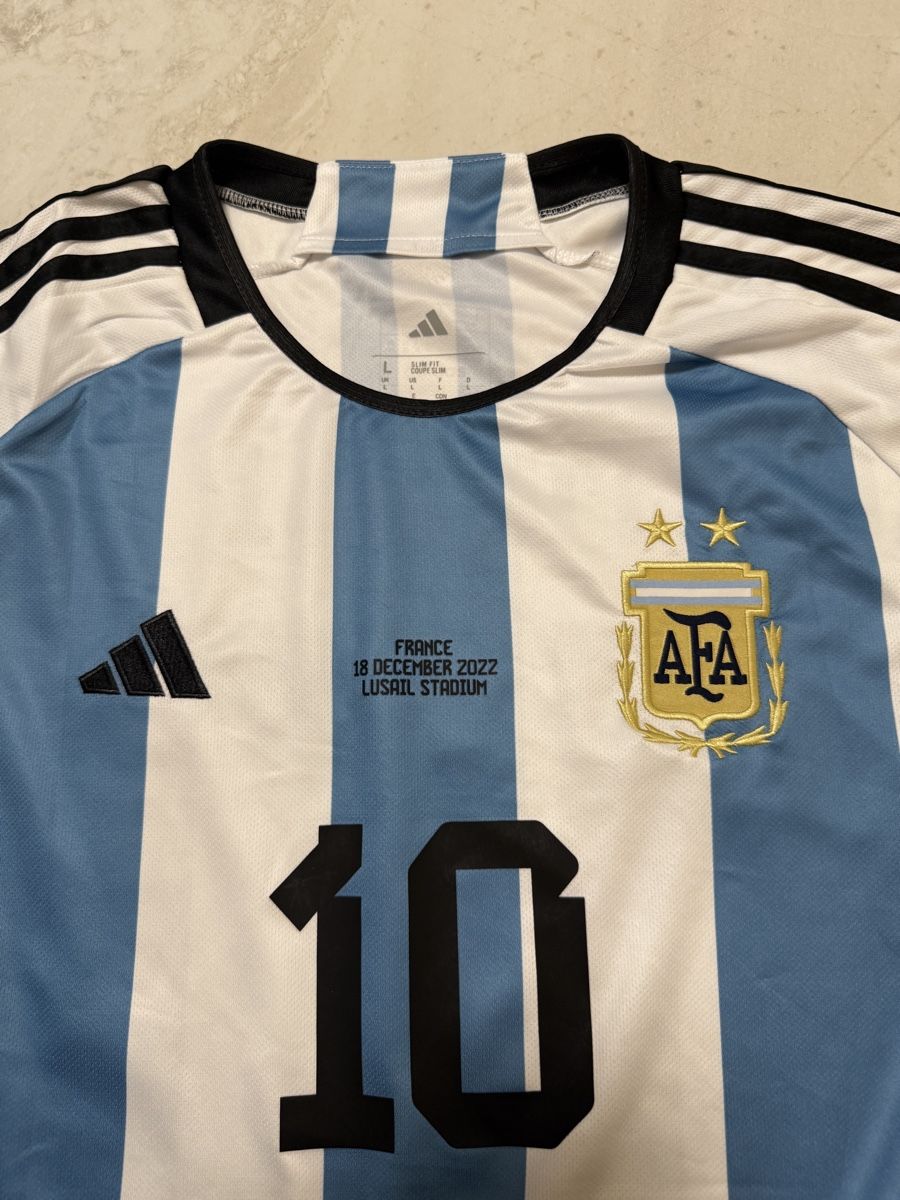 Adidas Maillots de corps & Pantalons: Argentinien Messi Trikot WM 2022 – Neuf (Voir description) à Bronschhofen par leo_99hp 2