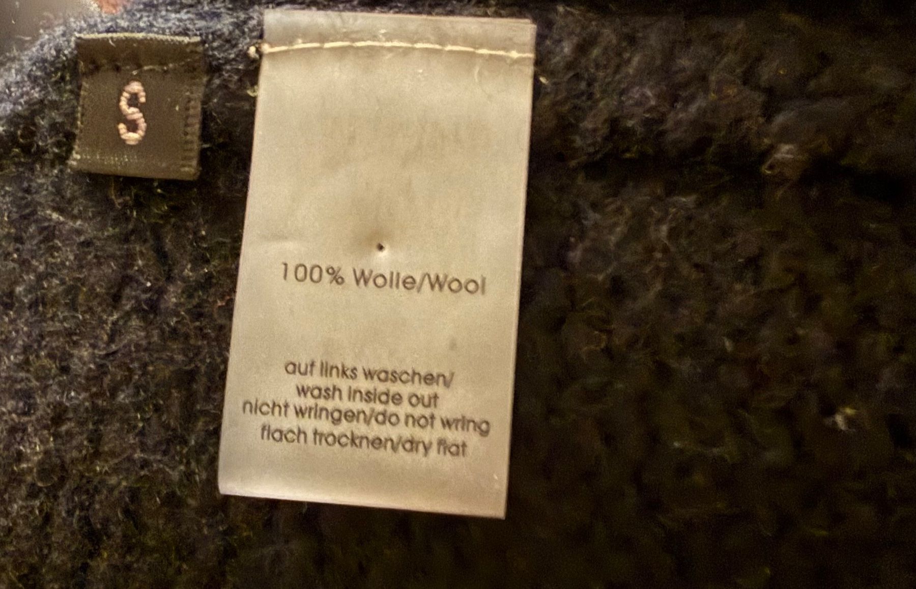 Pullover & Sweatshirts: Dicker, weicher Rollkragenpullover FFC – Gebraucht aus Luzern von Mamutpe 2