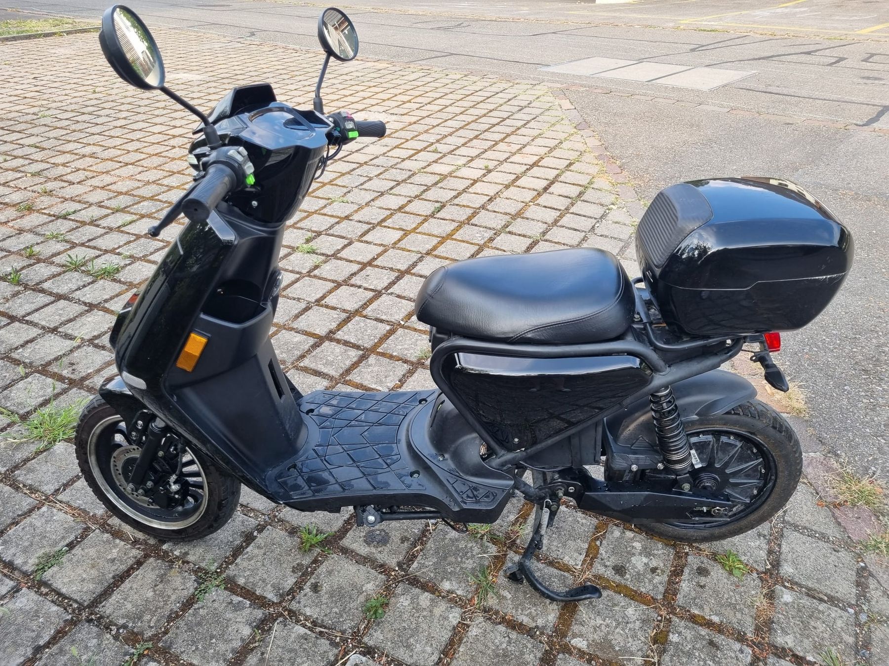 Scooter: E Roller Lugi Next 25 km/h – Usato da Würenlos venduto da son_6fc5 3