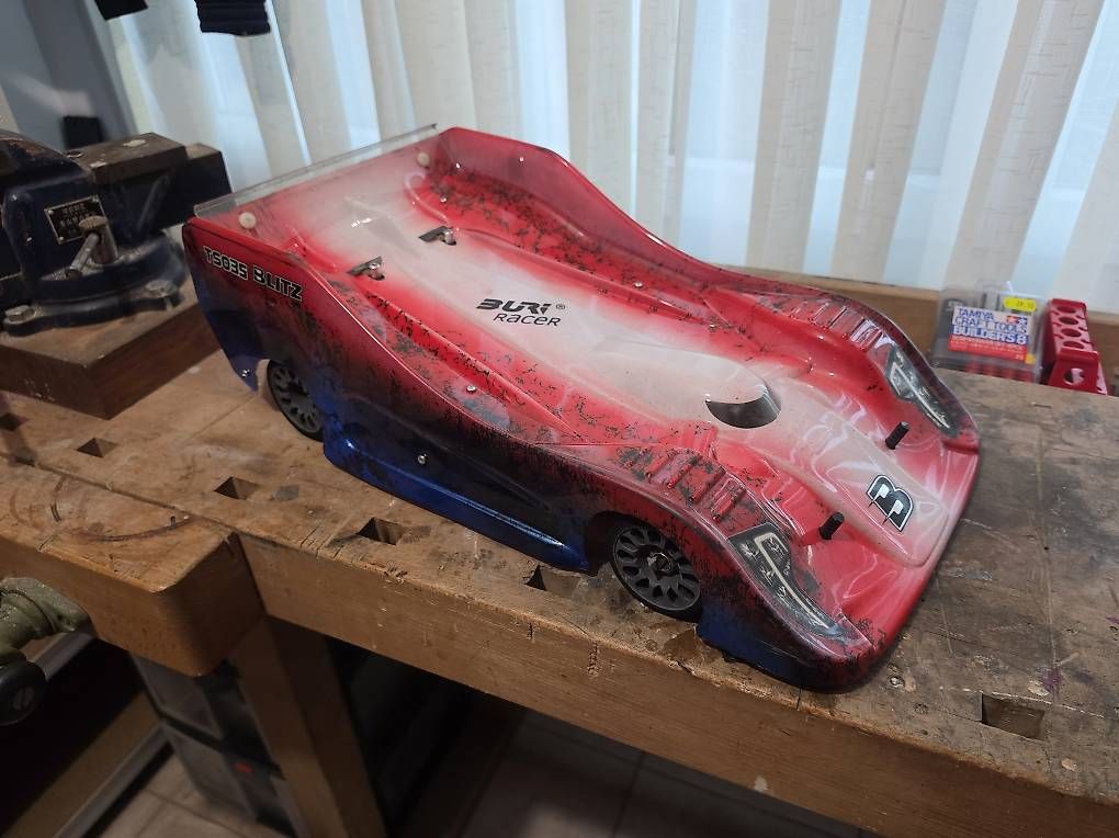 Modellismo RC: Voiture Télécommandé Buri Racer E2.2 – Usato da Renens VD venduto da aligrapefruit 2