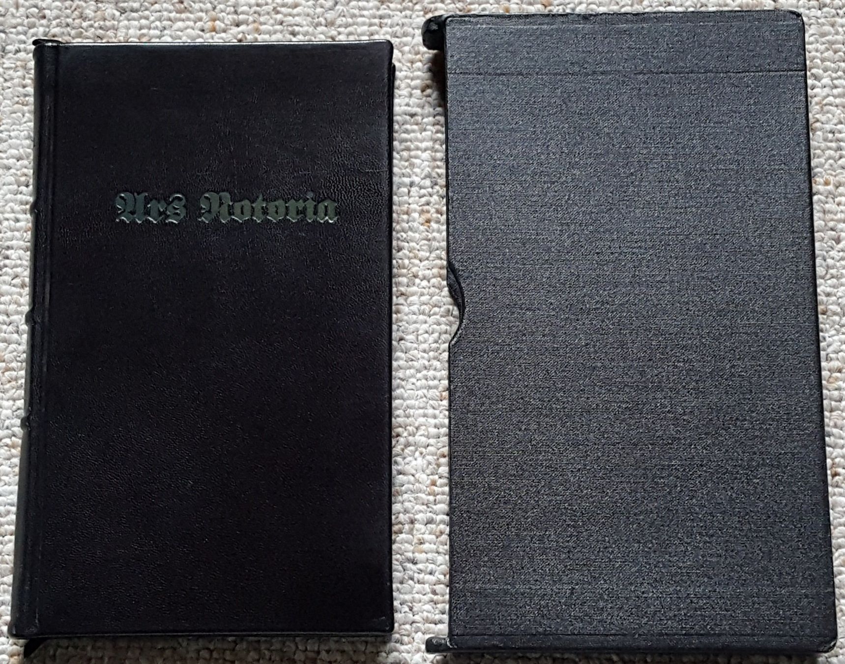 Libri: ARS NOTORIA Trident Grimoire Leder limitierte 1st Ed 34/500 – Usato da Unterseen venduto da bongmarley