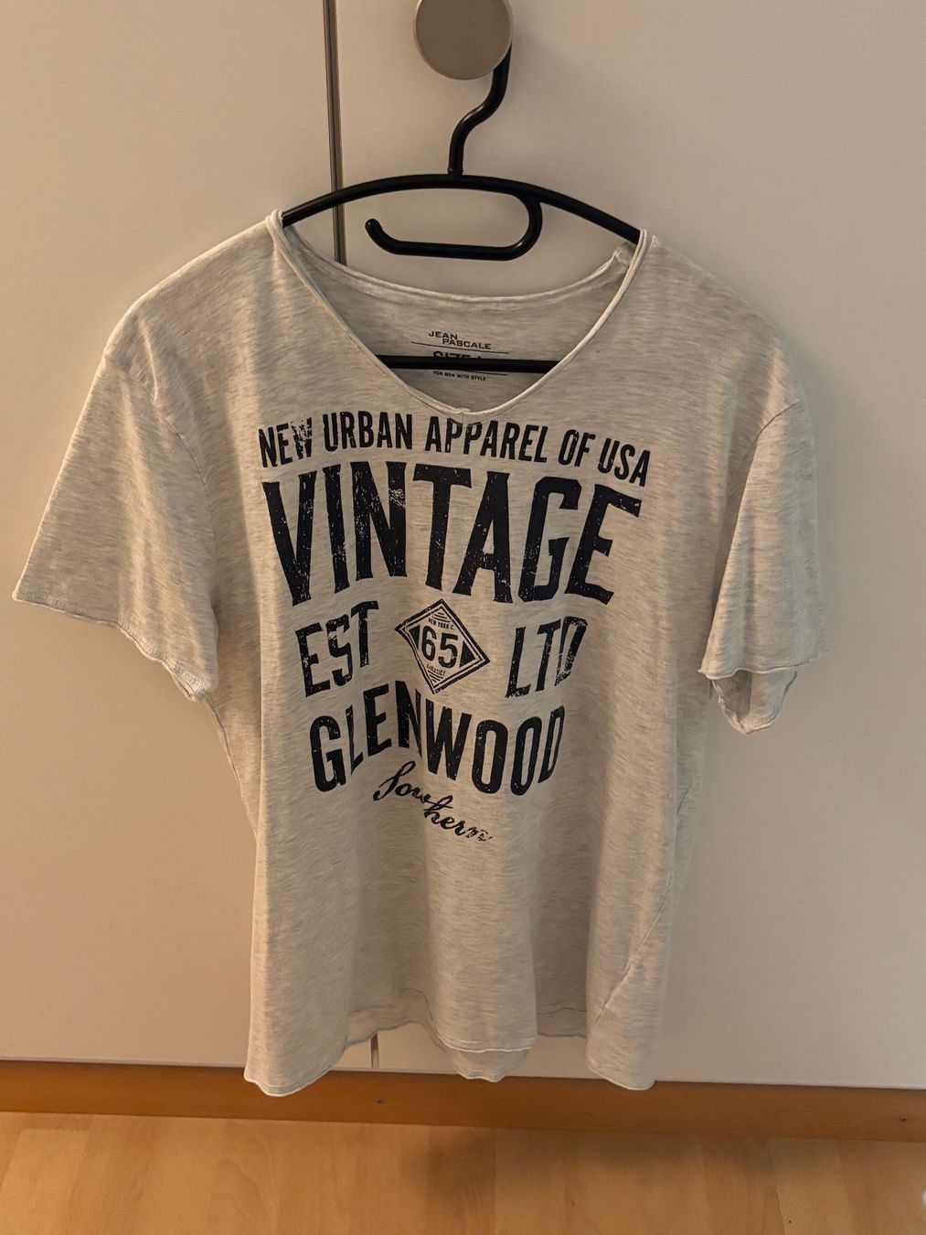 T-shirt: T-Shirts – Usato da Lyss venduto da jba_s2my