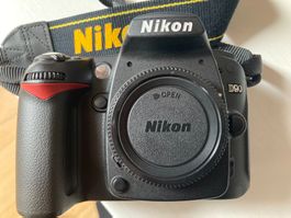 Nikon D 90 mit Objektiv 18-105 Neuwertig max 180 Auslösungen