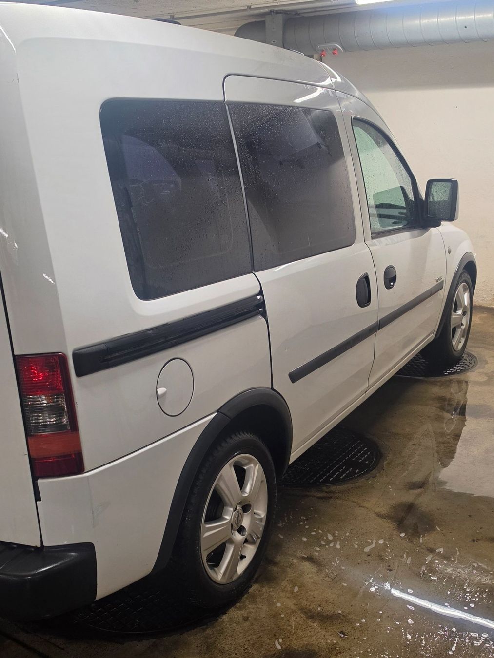 Opel Automobili: Opel Combo Tour 1.4 – Usato da Oftringen venduto da Keiti5 5