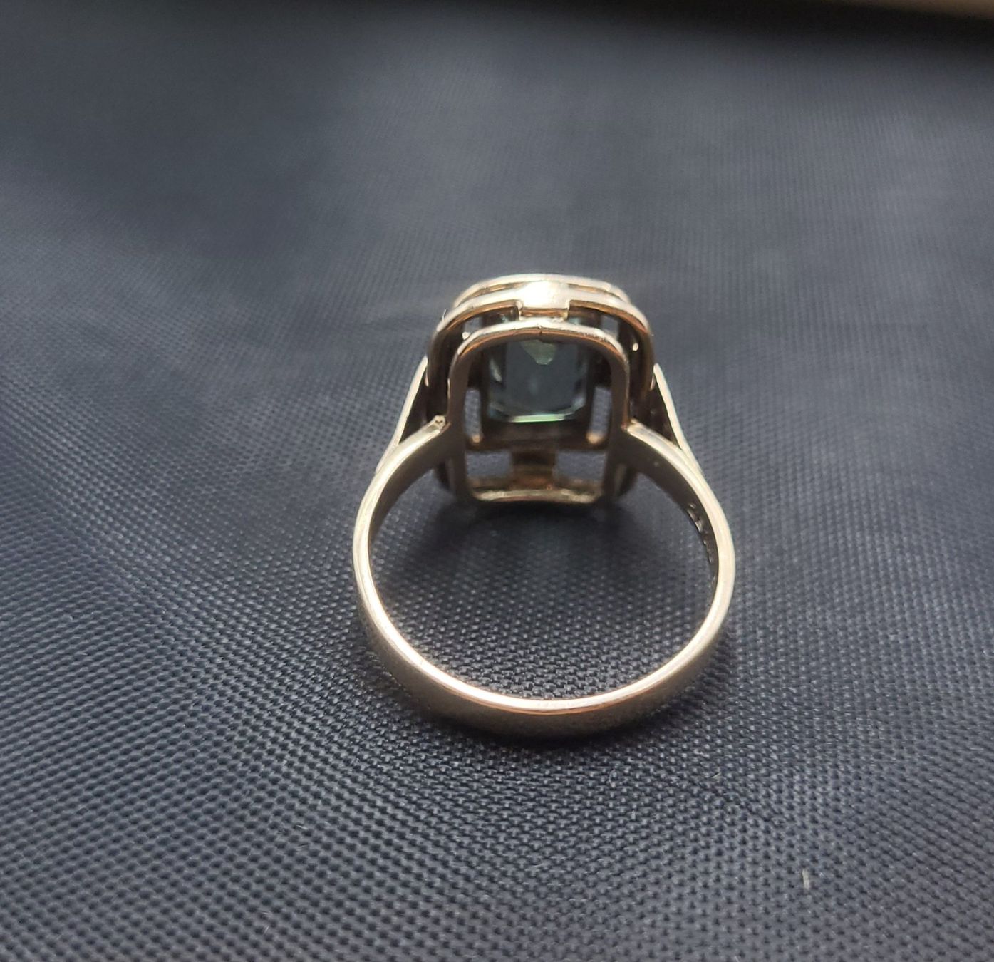 Bagues: Gold Ring Mit Stein – D'occasion à Wald ZH par Dasilver 7