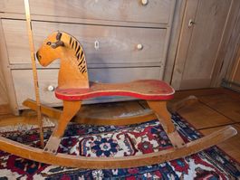 Antikes Schaukelpferd aus Holz