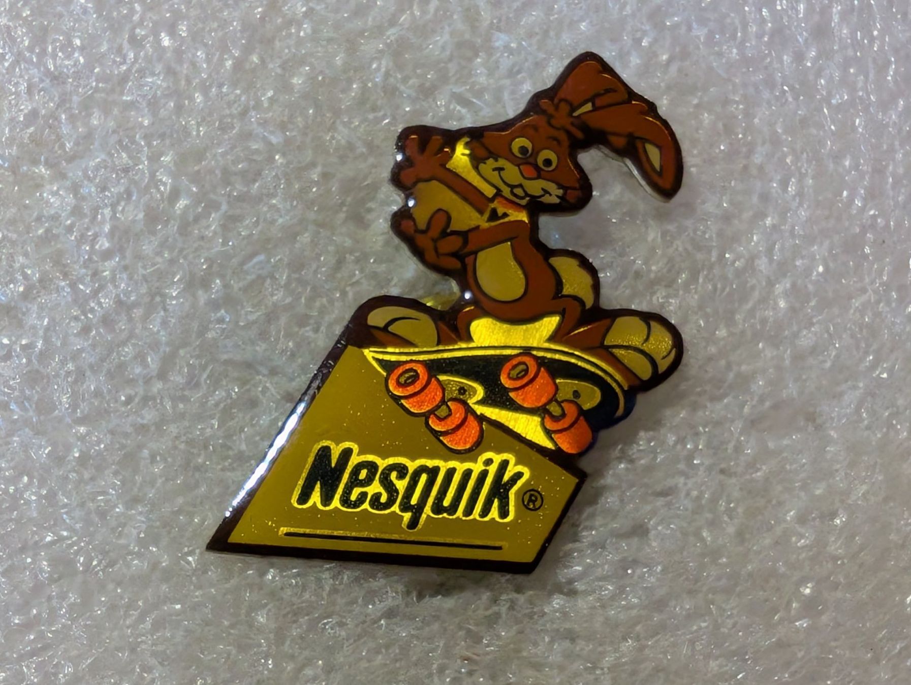 Placchette & Badge: Ansteckpin 200: Nesquik – Usato da Oppligen venduto da Pin-Fall-Shop