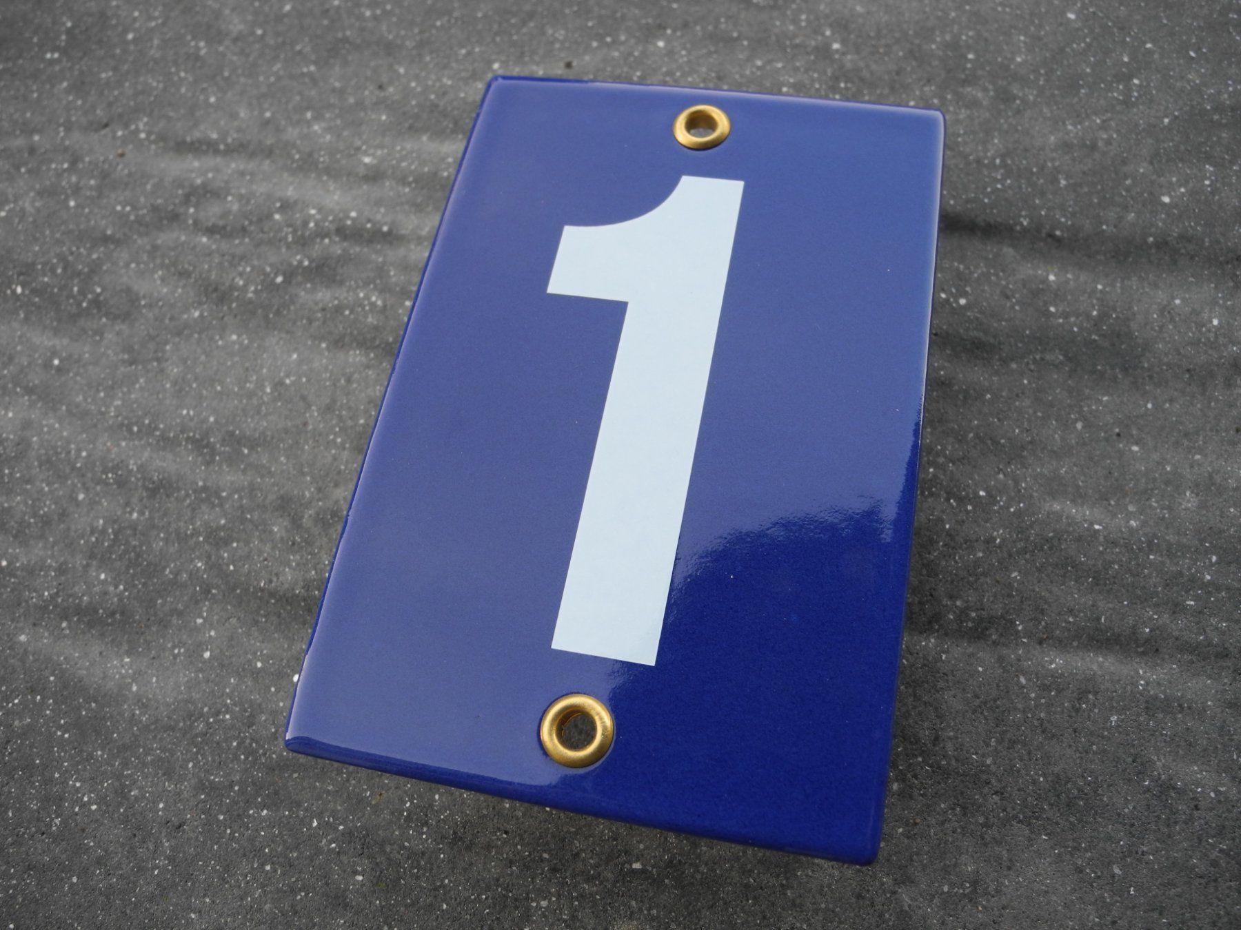 Insegne: HAUSNUMMER  1 – Nuovo (secondo la descrizione) da Reinach AG venduto da Huckleberrysix 1