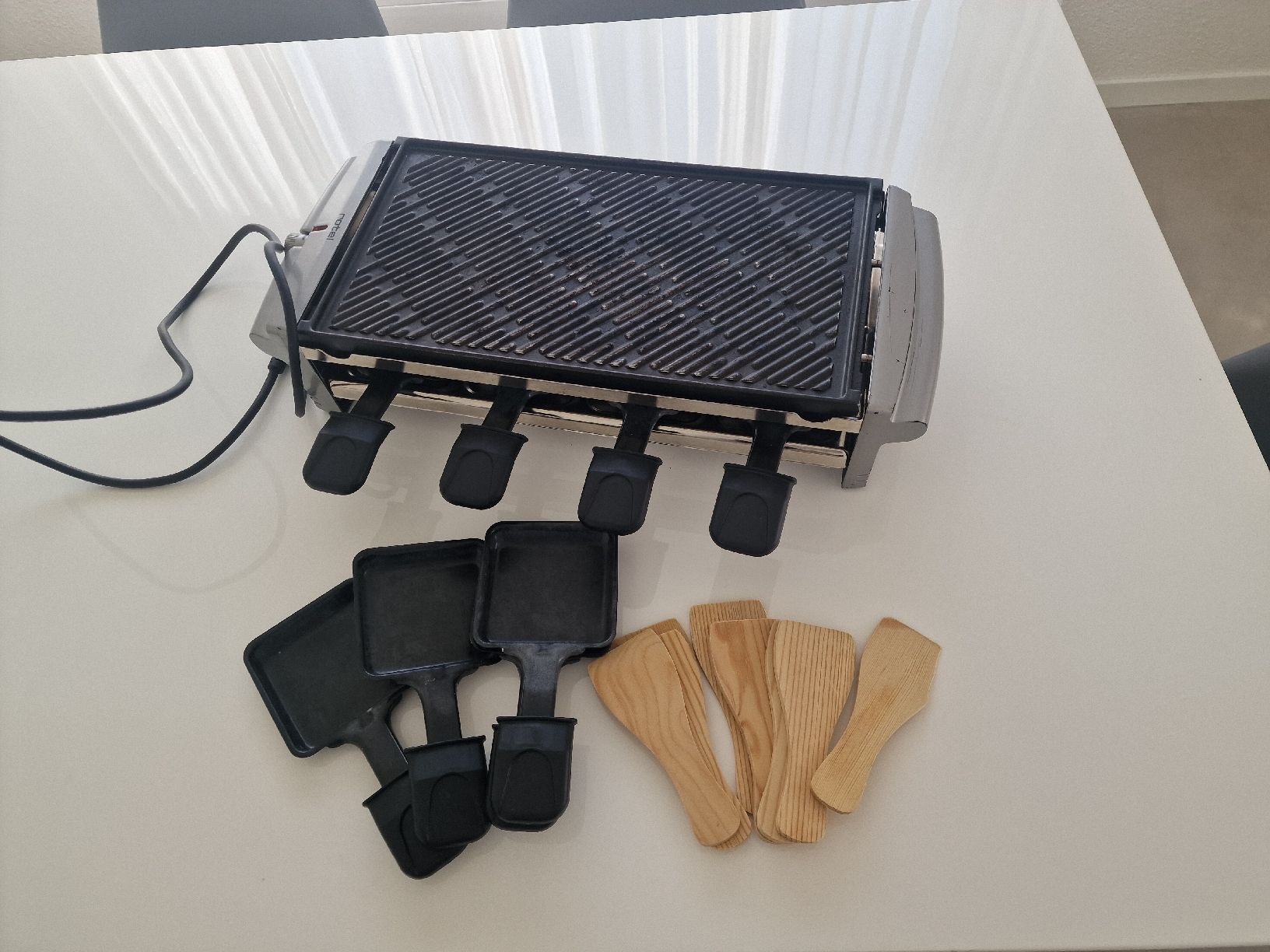 Rotel Küchengeräte: Rotel Raclette Grill Tischgrill-Set – Gebraucht aus Amriswil von gu80kaya