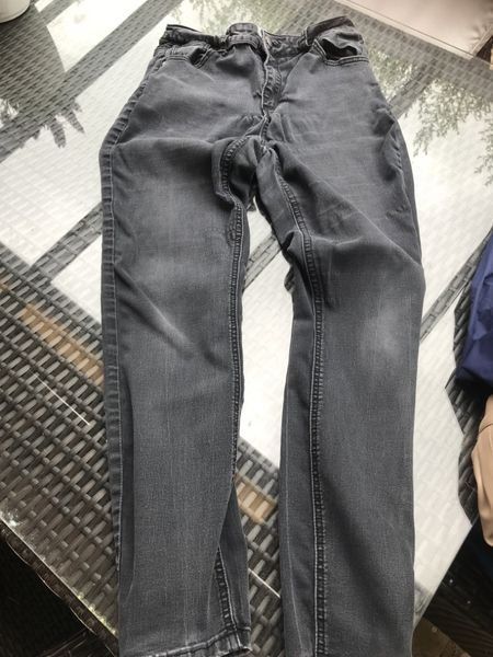 Jeans: Damen Jeans schwarz 42 – Usato da Bergdietikon venduto da antovale