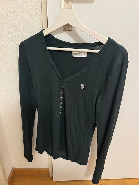 Maglioni & Felpe: Abercrombie 3xPullover/2x Shirt Grösse M – Usato da Pfäffikon SZ venduto da Melanie335 2