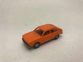 VW Passat orange