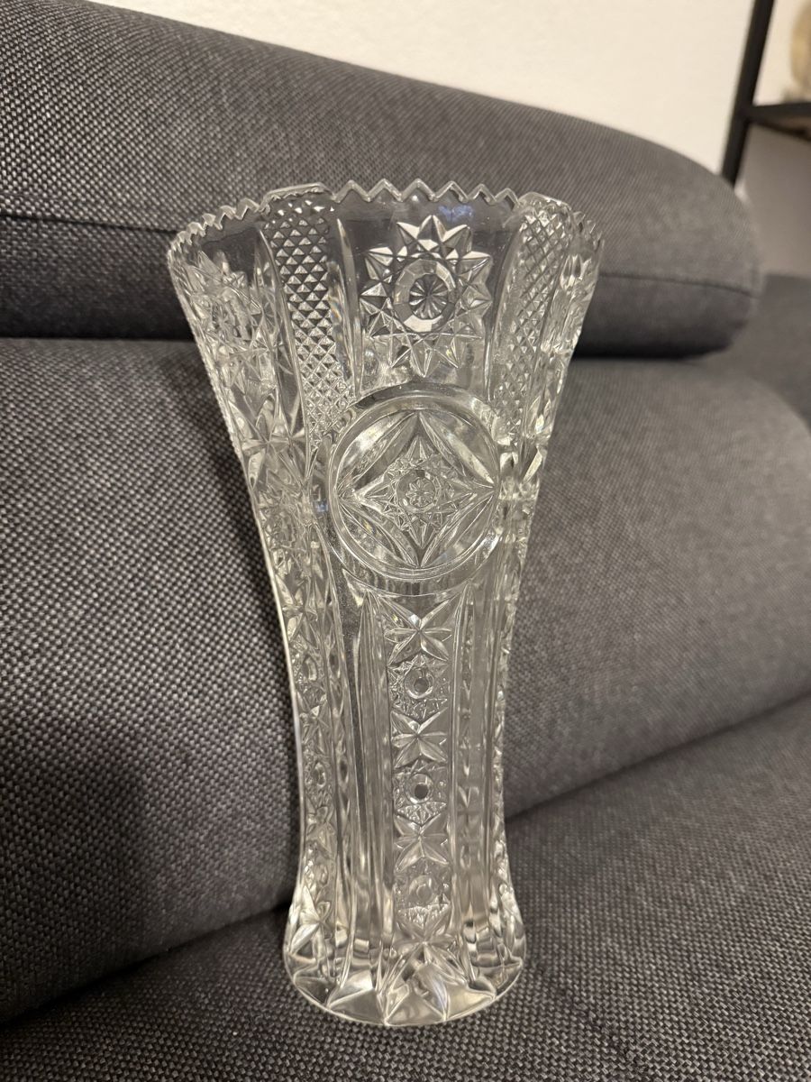 Vasen & Gefässe: Stabile Vase aus Bleikristall – Gebraucht aus Buchs SG von and_d8tp