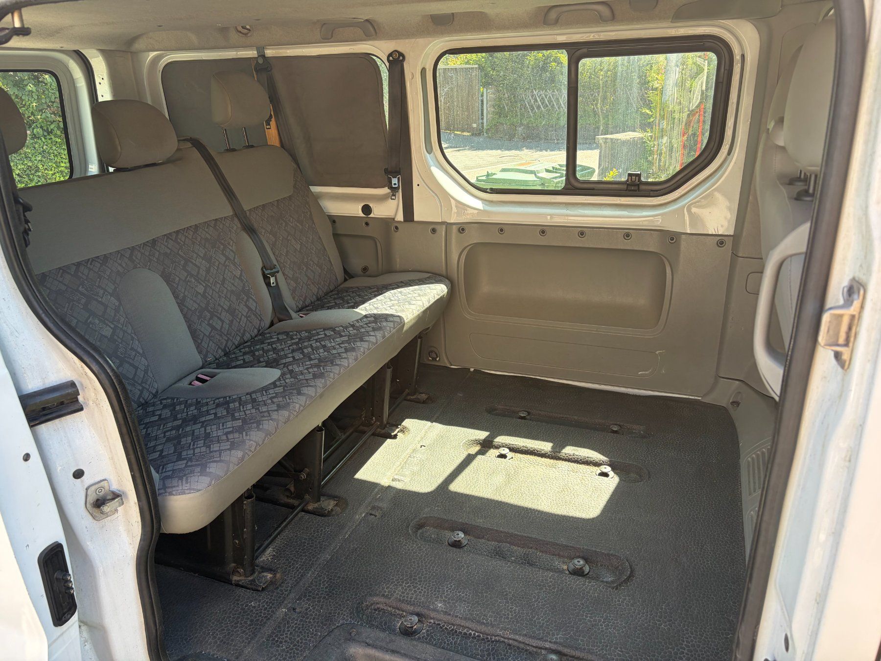 Opel Automobili: Opel Vivaro 19TD – Difettoso da Kirchberg BE venduto da pic.co 7