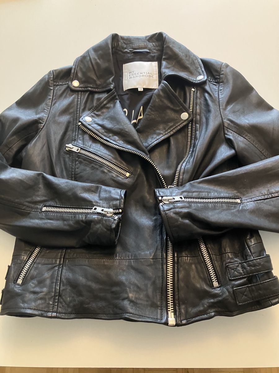 Giacche: Lederjacke schwarz, Gr. 38, neu – Nuovo e nell'imballaggio originale da Luzern venduto da Zauberbaum 2