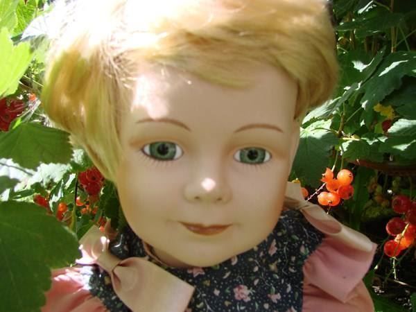 Puppen: Porzellan-Puppe mit Ständer – Gebraucht aus Hochdorf von Aguadulce 2