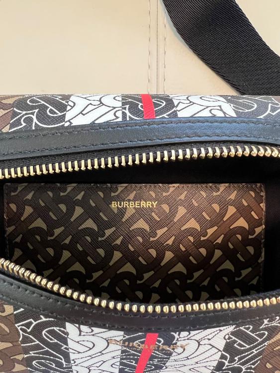 Brand new unisex Burberry bum-bag (sac banane)