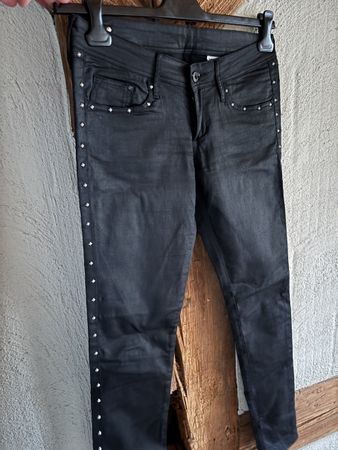 Damenhose beschichtet schwarz mit Nieten guter Zustand
