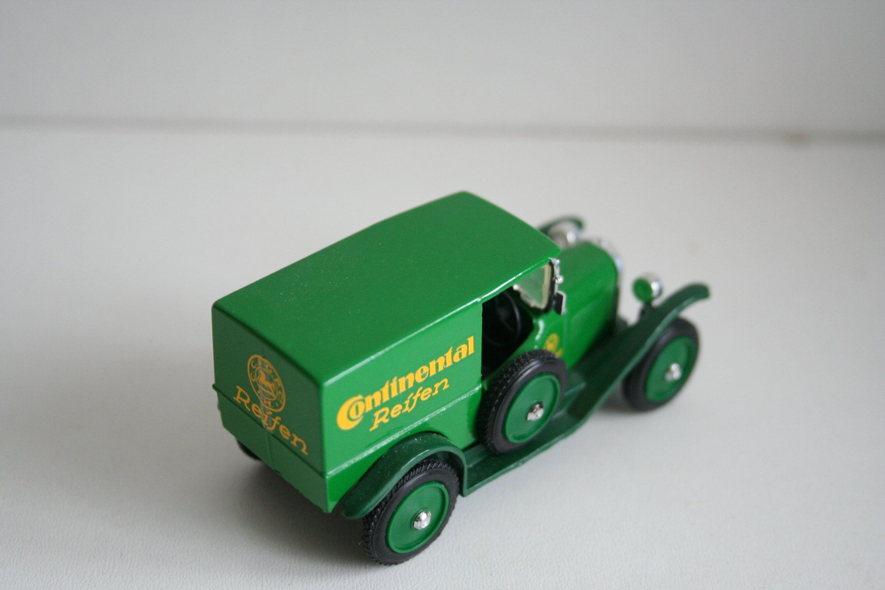 Opel Modellini d'auto: 3 Opel Oldtimer Modellauto – Usato da Bern venduto da ascona43 5