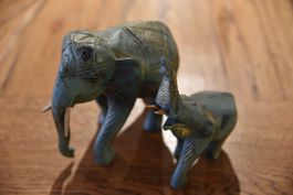 2 Elefanten aus Holz