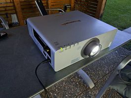Profi Beamer 6000 Ansi