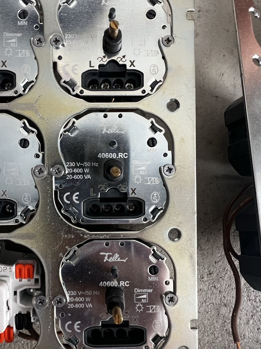 Hager Componenti elettronici: Hager/Schneider FI , dimmer/Schalter – Usato da Algetshausen venduto da alfamig-164q4 2