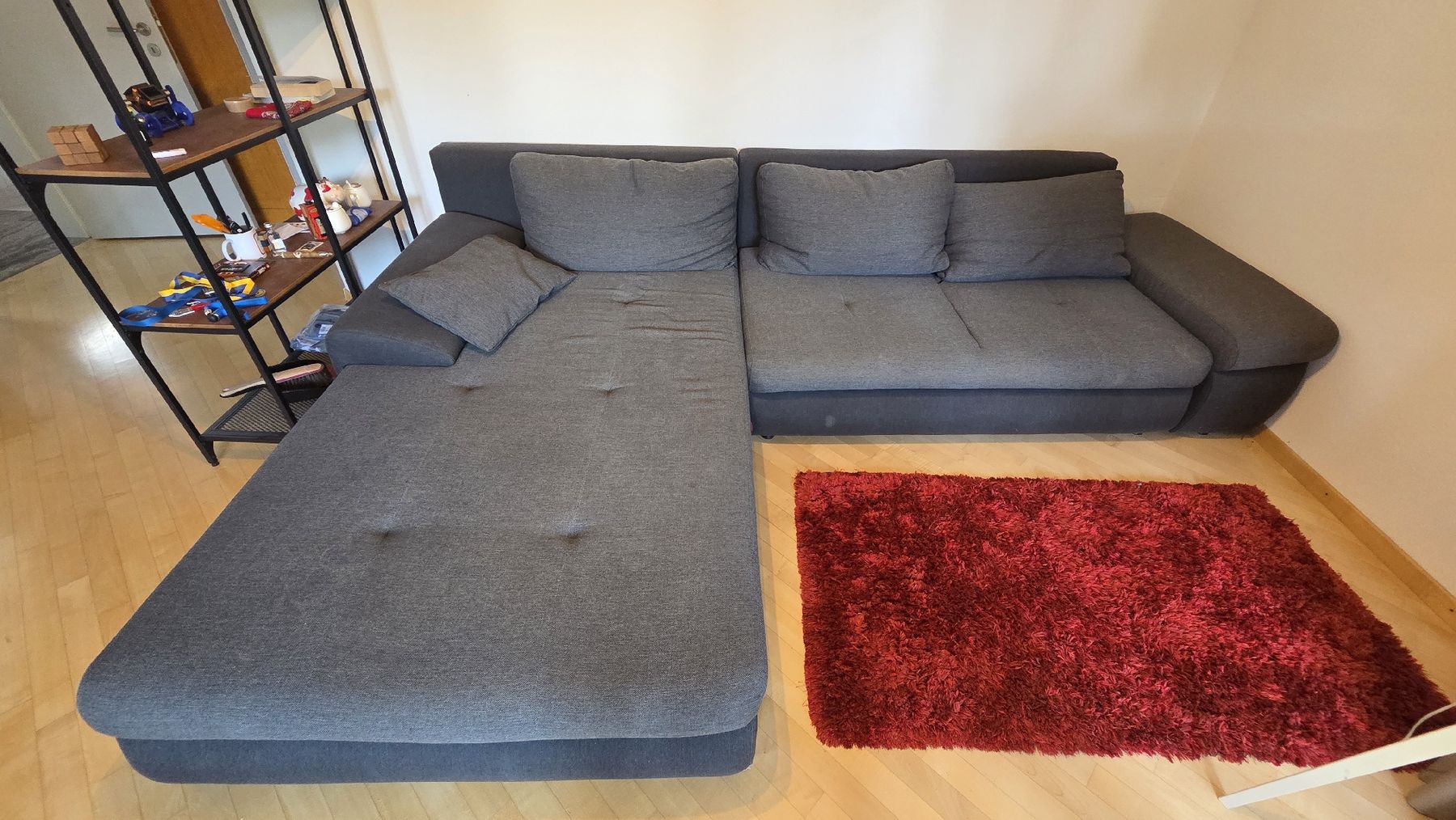 Divani: Grau-Anthrazit Sofa mit Schlaffunktion – Usato da Rüthi (Rheintal) venduto da SandroSG94