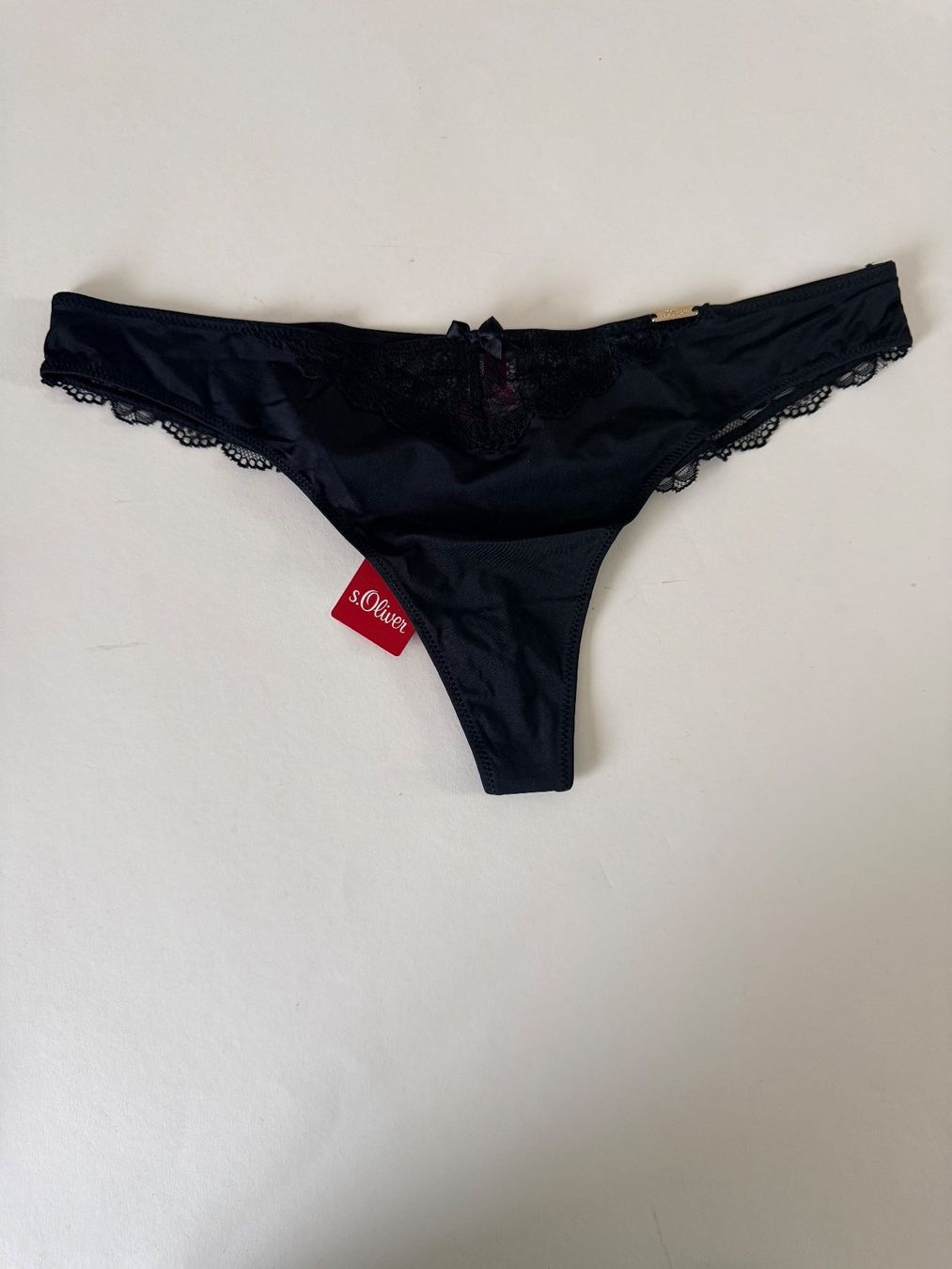 S.Oliver Altra biancheria intima: s.OLIVER, Spitzen-String, Grösse 40/42, Farbe Schwarz – Nuovo e nell'imballaggio originale da Rudolfstetten venduto da gst_g7xl