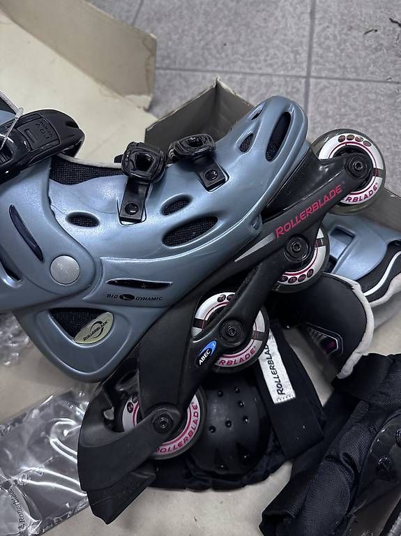Pattini in linea & Pattini a rotelle: Rollerblade – Usato da Pollegio venduto da sad_pr8f 1