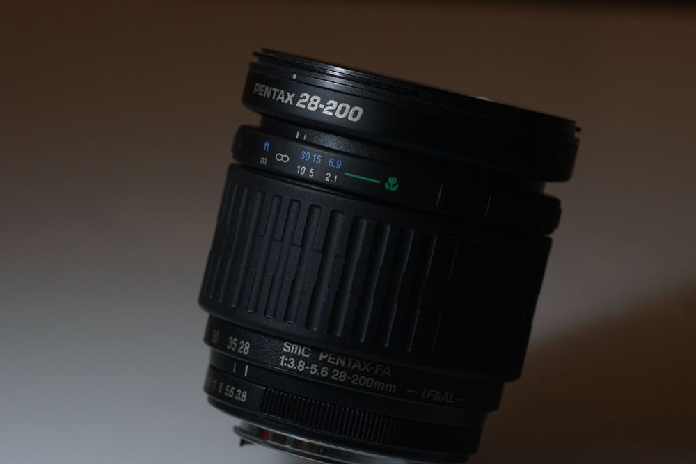 SIGMA 28-200mm f3.5-5.6 DL SLD ASPH IF Hyperzoom Macro SA-Mount in Baden-Württemberg