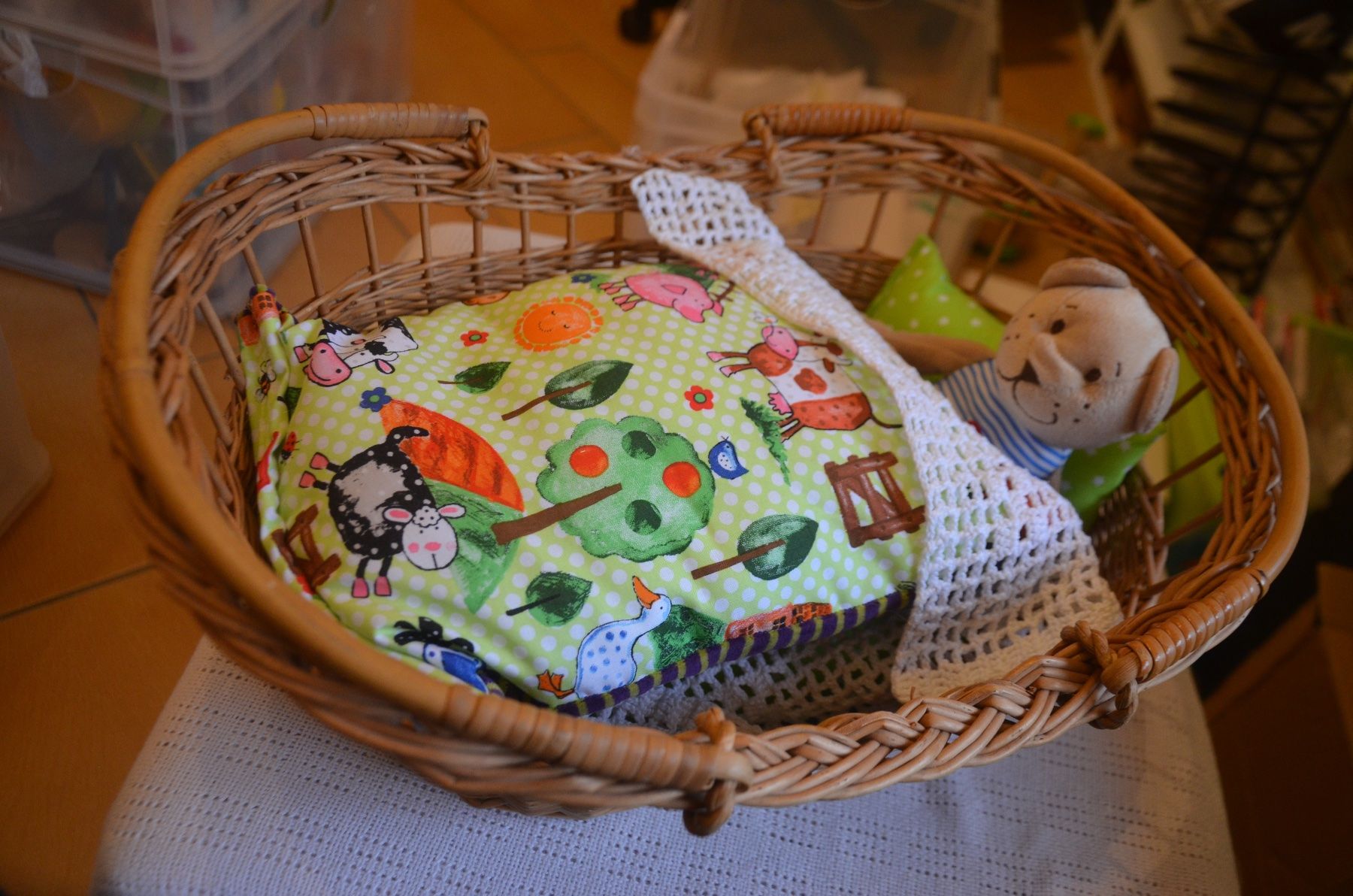 Bambole: POUPPE BETT MIT PELUCHE – Usato da Chiasso venduto da Dolly015