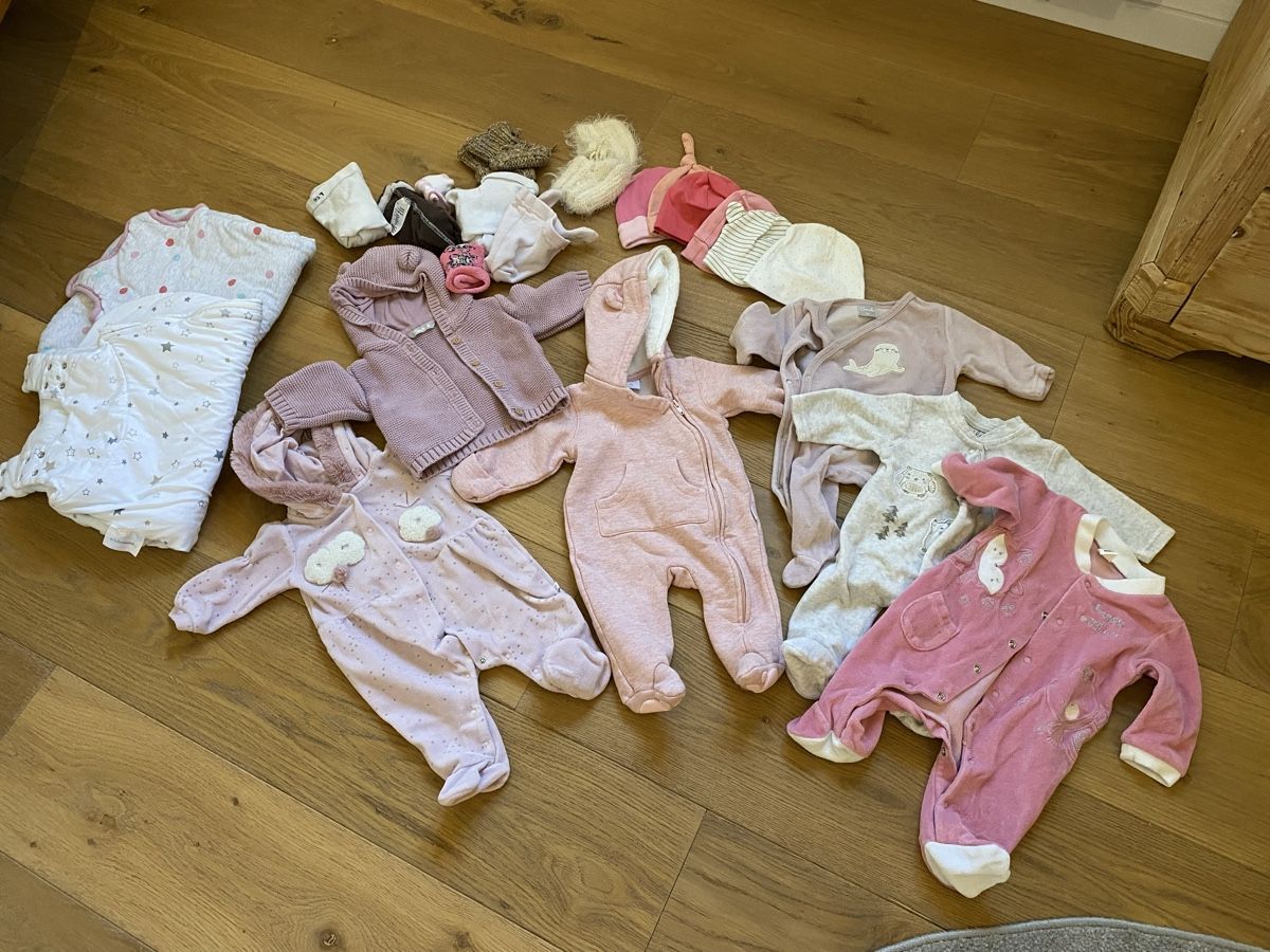 Lotti & Set di vestiti: Mädchen Kleiderpaket 50-68 – Usato da Buchs ZH venduto da Meme_meme