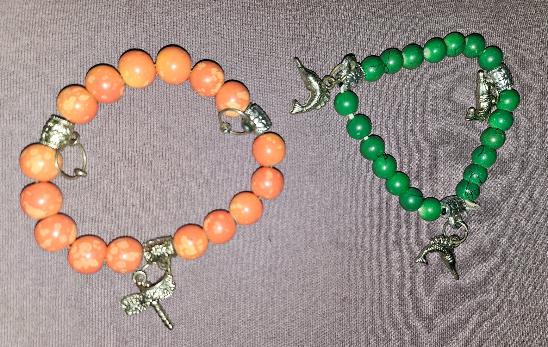 Bracelets: 2 Perlenarmbänder bunt – Neuf (Voir description) à Thun par Shame