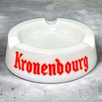 Ancien cendrier KRONENBOURG en opaline OPALEX France