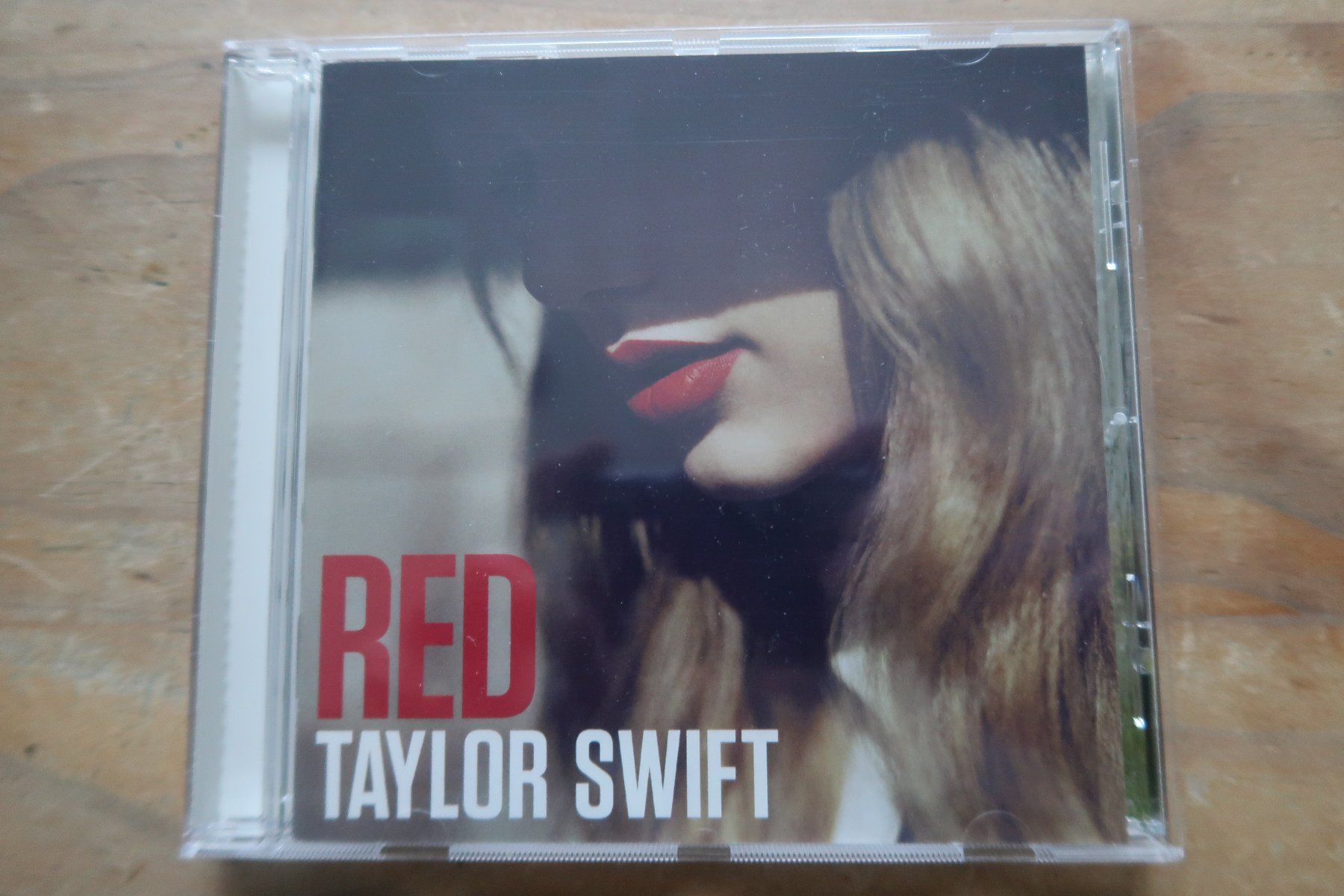 CD: TAYLOR SWIFT - RED - CD – Usato da Basel venduto da Patiscat