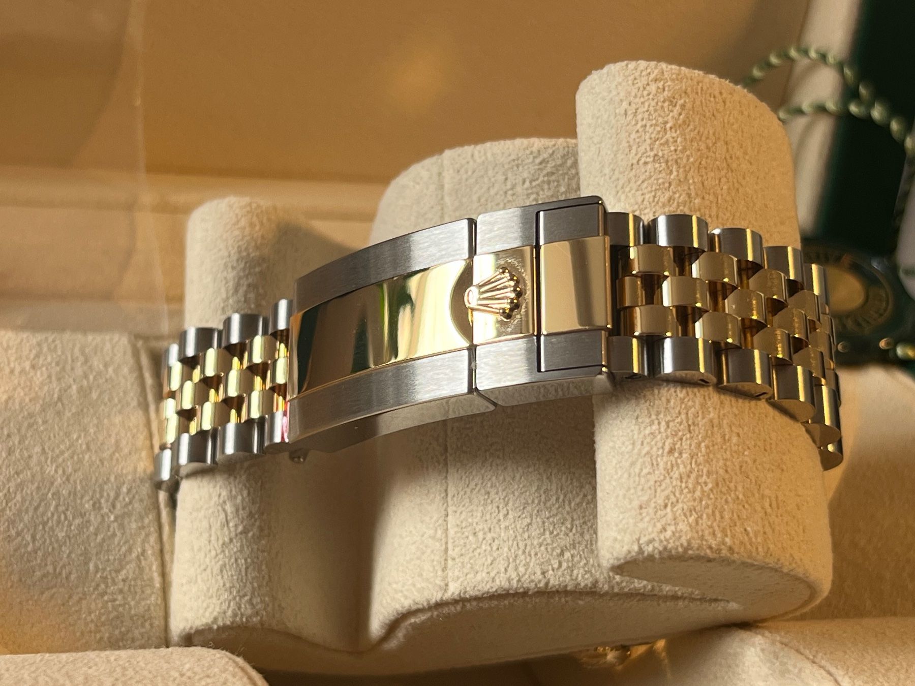 Rolex Orologi: Rolex GMT-Master II 126713GRNR - Zombie - Full Set – Nuovo e nell'imballaggio originale da Zürich venduto da dudohdud 1