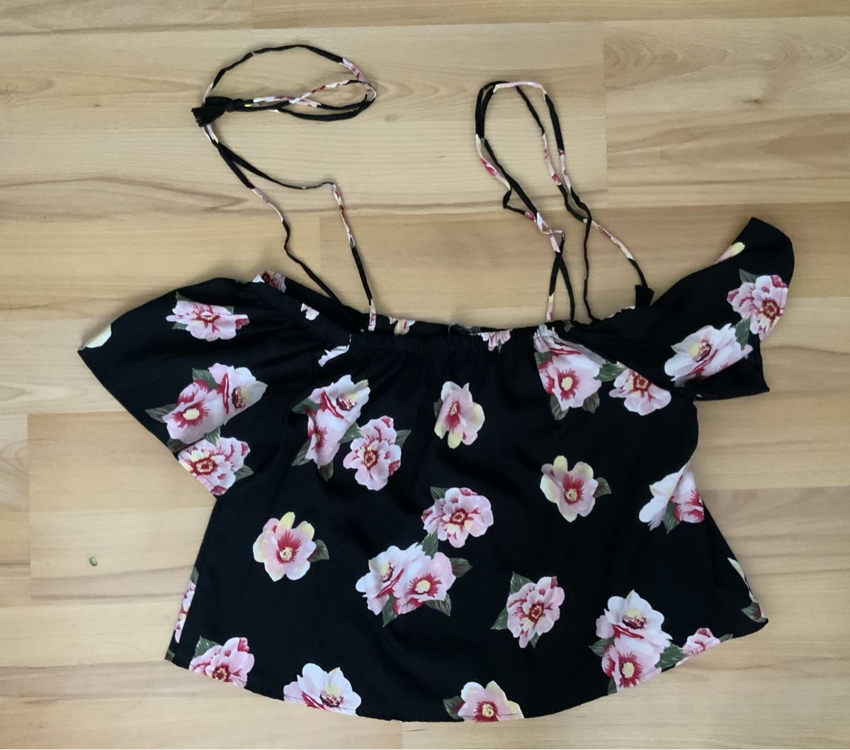 Tops: Sommertop Blumenmuster schwarz rosa Top – Gebraucht aus Bettlach von valishop